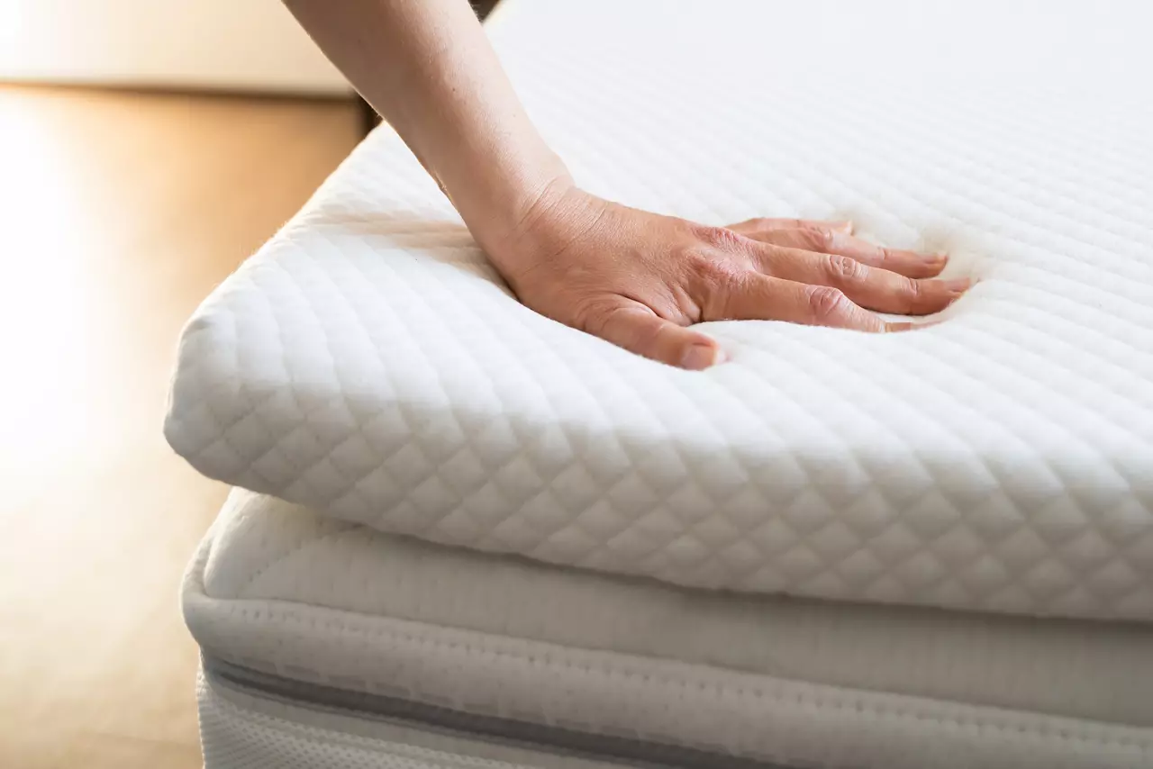Mattress Memory Foam Bed Topper In Bedroom