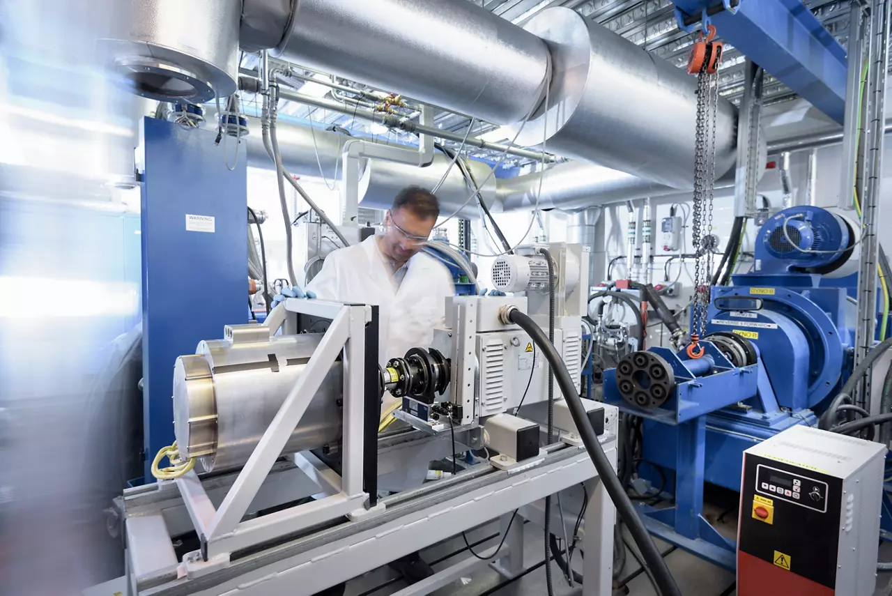 Scientists testing lithium car battery with electric motor